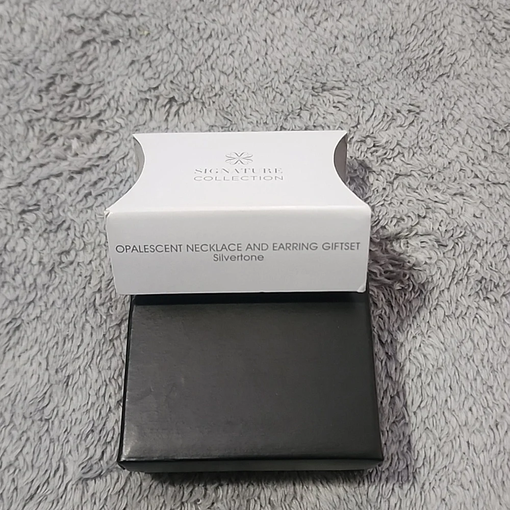 Opalescent Necklace and Earring set - Picture 3 of 3